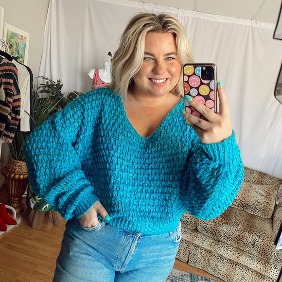 Free People Sweaters - Free people blue chunky knit v neck cropped sweater